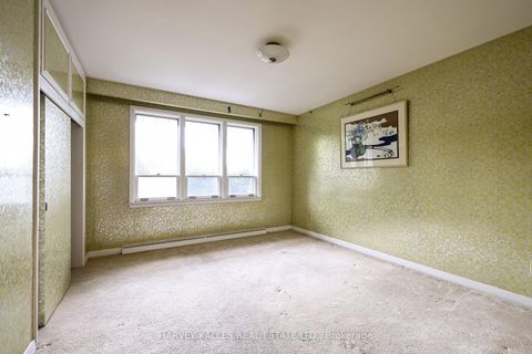 Photo 34 at 2 Colvestone Road, Windfields, Toronto