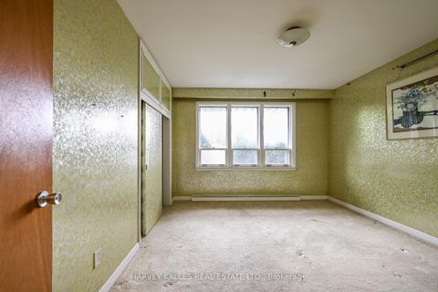 Photo 35 at 2 Colvestone Road, Windfields, Toronto
