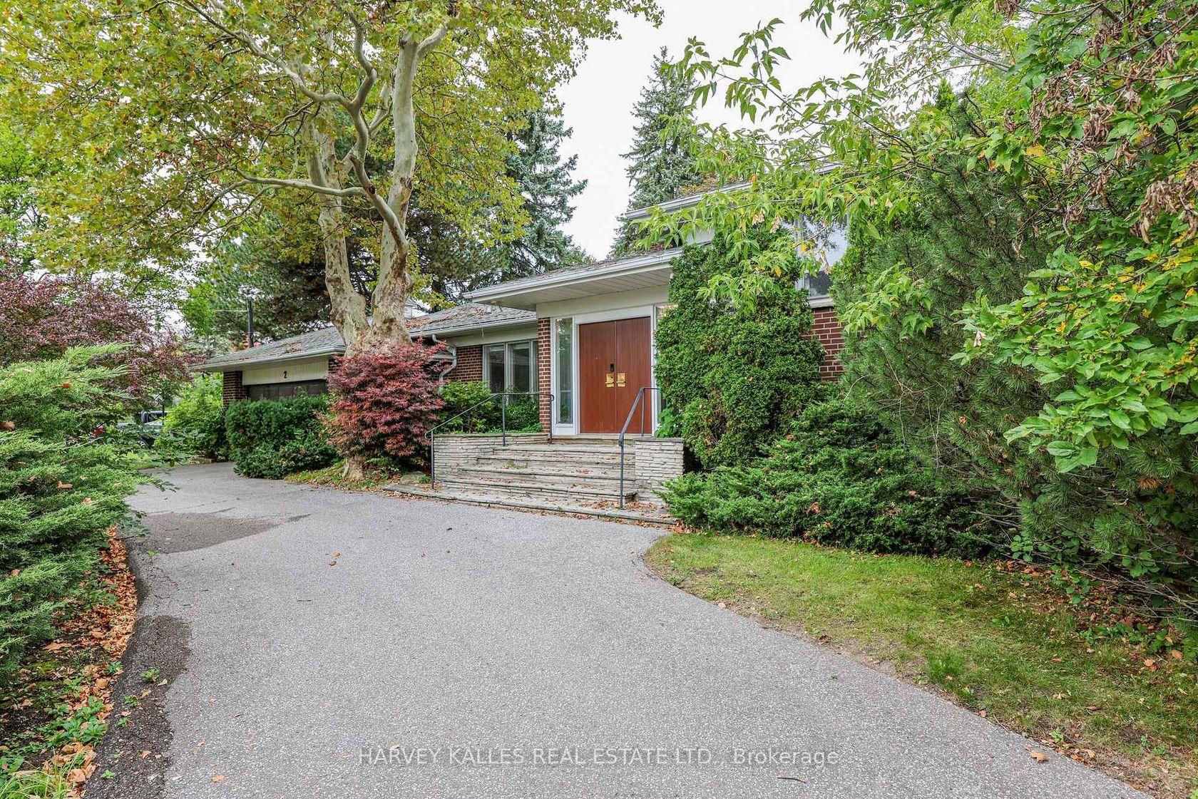 2 Colvestone Road, Windfields, Toronto 