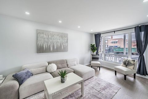 Photo 9 at 665 Jane Street, Smythe, Toronto