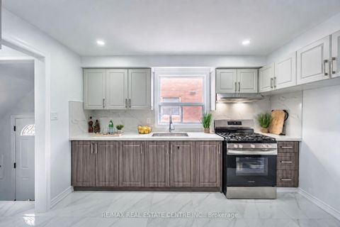 Photo 15 at 665 Jane Street, Smythe, Toronto