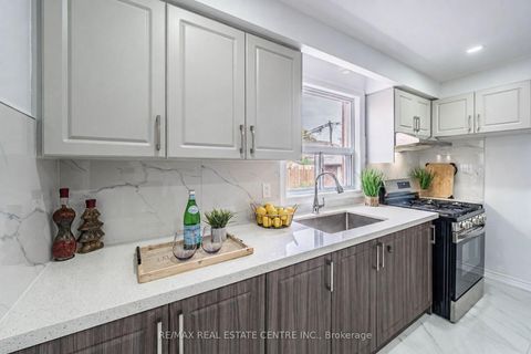 Photo 17 at 665 Jane Street, Smythe, Toronto