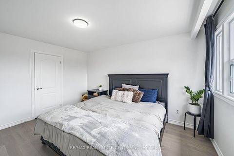 Photo 22 at 665 Jane Street, Smythe, Toronto