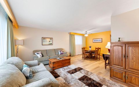Photo 2 at 22 Almayo Crescent, Clairville, Toronto