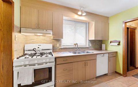 Photo 12 at 22 Almayo Crescent, Clairville, Toronto