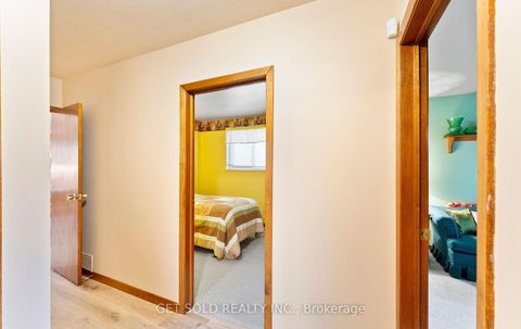 Photo 14 at 22 Almayo Crescent, Clairville, Toronto