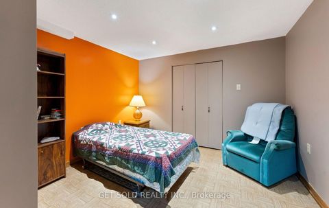 Photo 36 at 22 Almayo Crescent, Clairville, Toronto