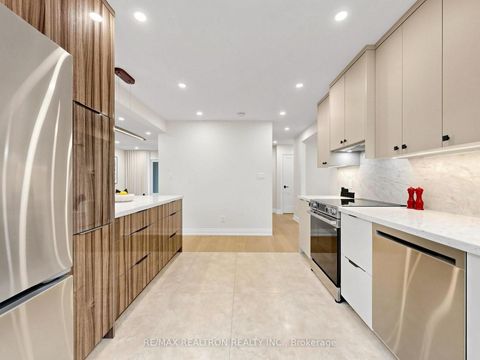 Photo 11 at 14 Lund Street, North Richvale, Richmond Hill