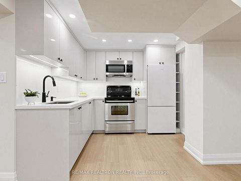 Photo 36 at 14 Lund Street, North Richvale, Richmond Hill