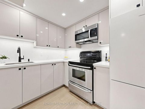 Photo 37 at 14 Lund Street, North Richvale, Richmond Hill