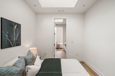 Photo 31 at 31 Taunton Road, Mount Pleasant East, Toronto