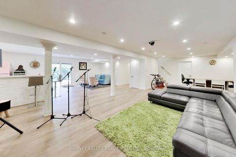 Photo 37 at 17 Cynthia Crescent, Oak Ridges, Richmond Hill
