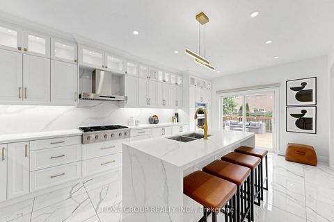 Photo 1 at 87 Serene Way, Patterson, Vaughan