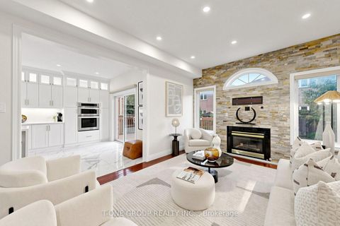 Photo 9 at 87 Serene Way, Patterson, Vaughan