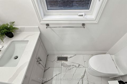 Photo 16 at 87 Serene Way, Patterson, Vaughan