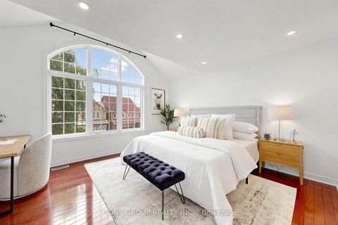 Photo 24 at 87 Serene Way, Patterson, Vaughan