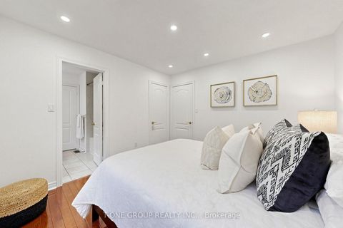Photo 32 at 87 Serene Way, Patterson, Vaughan