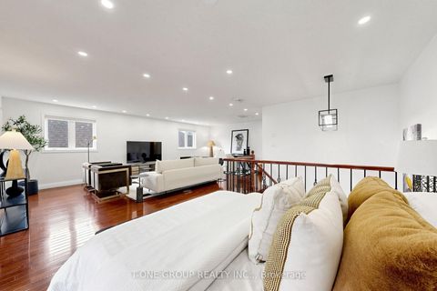 Photo 36 at 87 Serene Way, Patterson, Vaughan