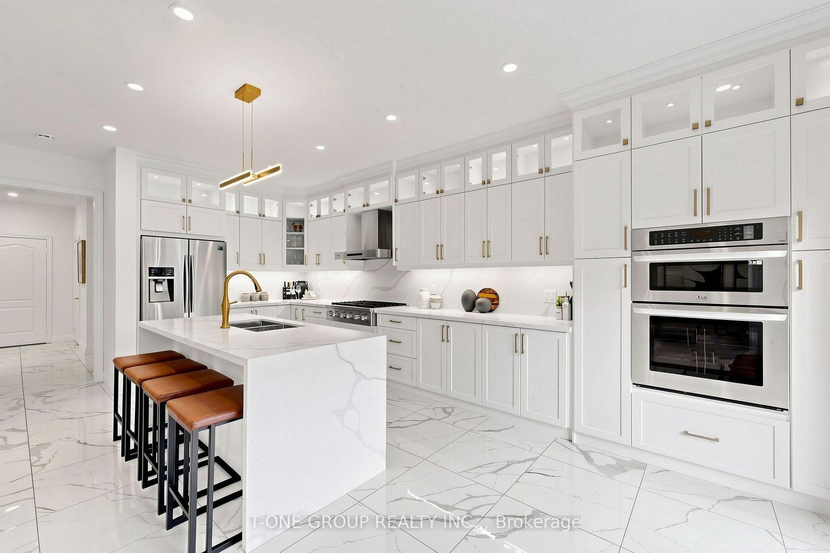 87 Serene Way, Patterson, Vaughan photo number 2