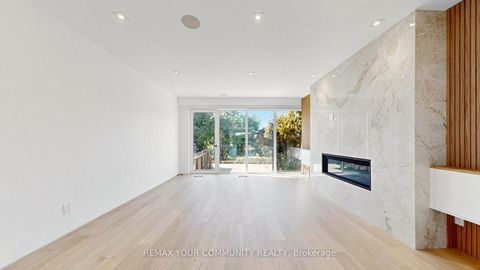 Photo 4 at 2970B Bayview Avenue, Willowdale East, Toronto