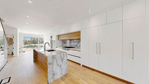 Photo 7 at 2970B Bayview Avenue, Willowdale East, Toronto
