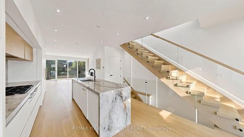 Photo 9 at 2970B Bayview Avenue, Willowdale East, Toronto