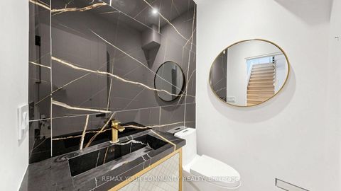 Photo 13 at 2970B Bayview Avenue, Willowdale East, Toronto