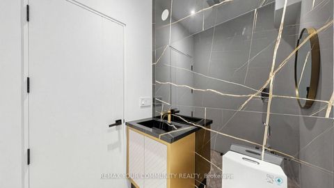 Photo 14 at 2970B Bayview Avenue, Willowdale East, Toronto