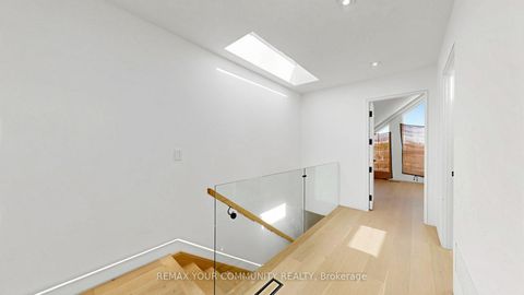 Photo 15 at 2970B Bayview Avenue, Willowdale East, Toronto