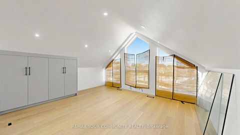 Photo 23 at 2970B Bayview Avenue, Willowdale East, Toronto