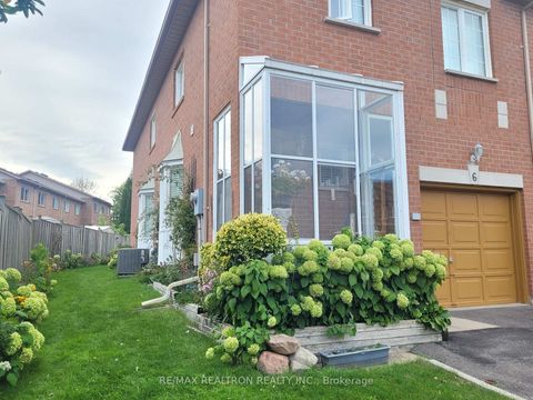Photo 1 at 6 Echo Glen Road, Morningside, Toronto