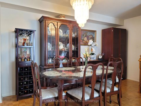 Photo 9 at 6 Echo Glen Road, Morningside, Toronto