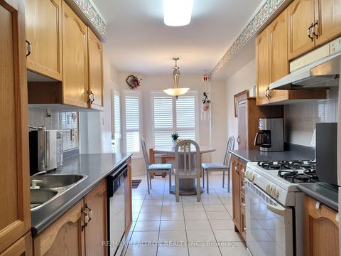 Photo 13 at 6 Echo Glen Road, Morningside, Toronto