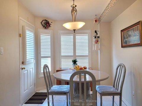 Photo 17 at 6 Echo Glen Road, Morningside, Toronto