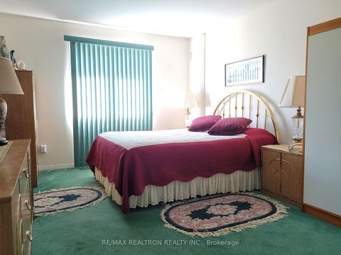 Photo 18 at 6 Echo Glen Road, Morningside, Toronto
