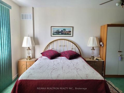 Photo 19 at 6 Echo Glen Road, Morningside, Toronto