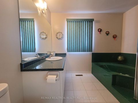 Photo 22 at 6 Echo Glen Road, Morningside, Toronto