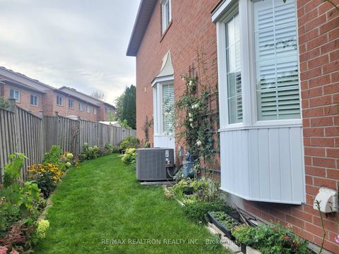 Photo 25 at 6 Echo Glen Road, Morningside, Toronto