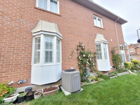 Photo 26 at 6 Echo Glen Road, Morningside, Toronto