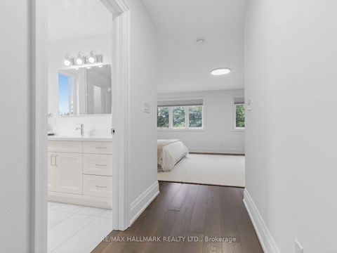 Photo 23 at 4 Woodville Avenue, Broadview North, Toronto