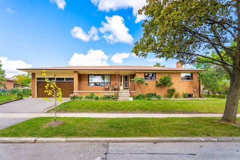 Photo 1 at 4 Dunreo Drive, CFB, Toronto