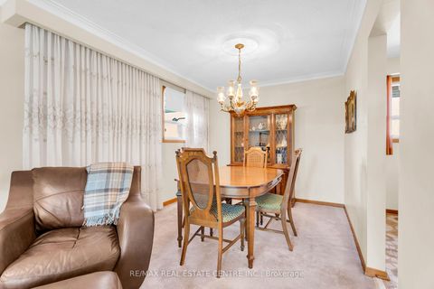 Photo 12 at 4 Dunreo Drive, CFB, Toronto