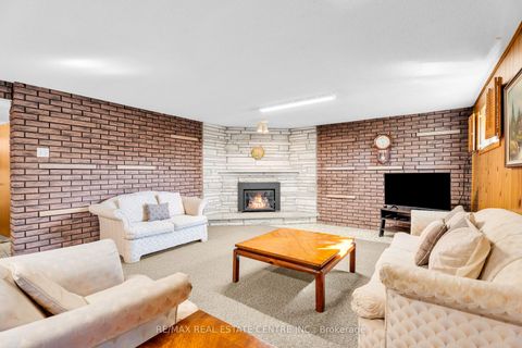 Photo 32 at 4 Dunreo Drive, CFB, Toronto