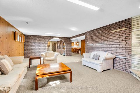 Photo 33 at 4 Dunreo Drive, CFB, Toronto