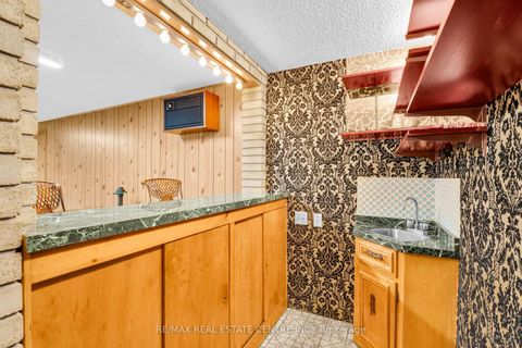 Photo 36 at 4 Dunreo Drive, CFB, Toronto