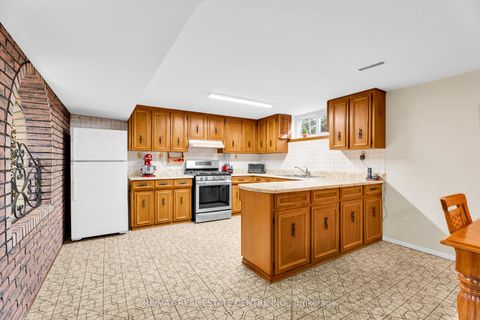 Photo 38 at 4 Dunreo Drive, CFB, Toronto