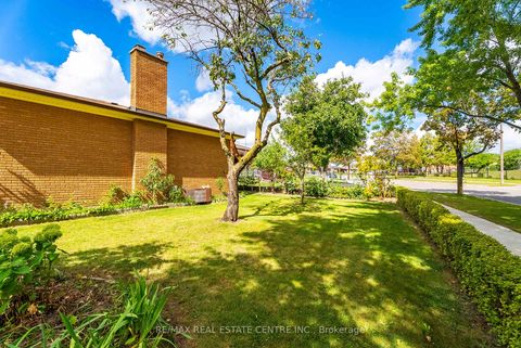 Photo 44 at 4 Dunreo Drive, CFB, Toronto
