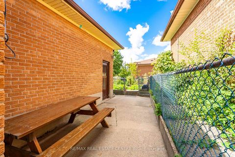 Photo 46 at 4 Dunreo Drive, CFB, Toronto