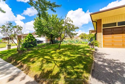 Photo 47 at 4 Dunreo Drive, CFB, Toronto
