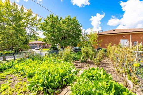 Photo 48 at 4 Dunreo Drive, CFB, Toronto
